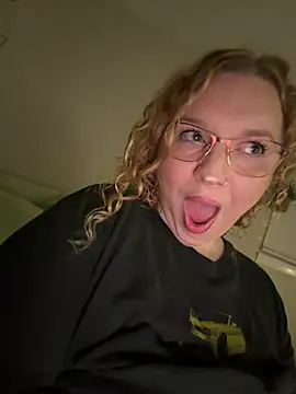 EmmieRae - Keep my pussy wetttt pls