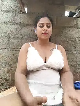 JENNIFERtamil - Public nude stream 15 mins