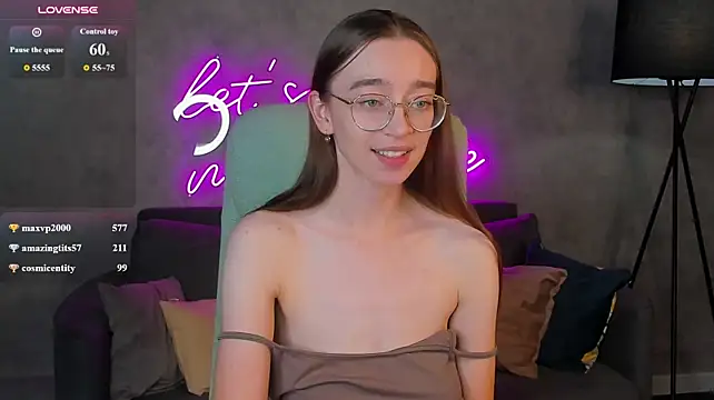 Lucy_Green - masturbate in panties 3 min
