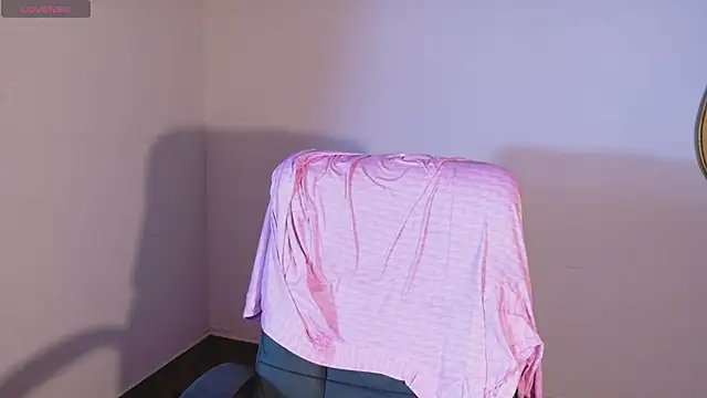 Alanis_22 - spank ass