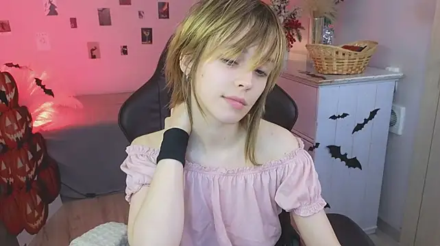 SelenaBless - Sucking a lollipop close