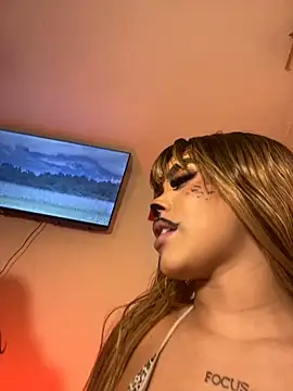 Antonella_Moreau - TYRA lick pussy Antonella
