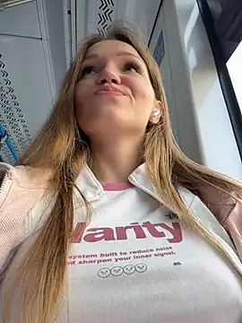 StreetSquirt - squeeze booty in panties in public