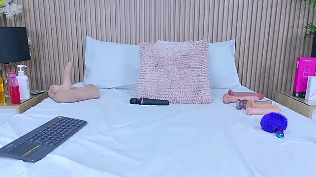 Sophie_Vega - FLASH MYS FEETS
