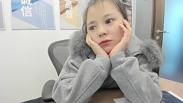 KKMM168 - 完成目标点电击棒点击奶奶头5次