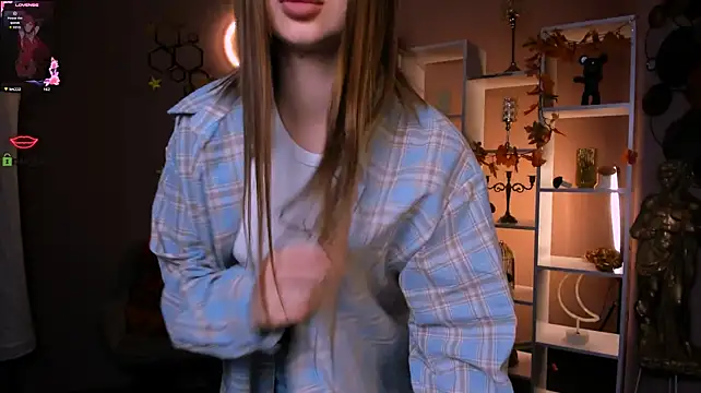 Kiki_swan - bite her