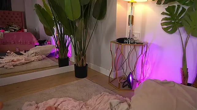 SnowyElsaa - get my pussy dripping wet💦💦💦😈💋