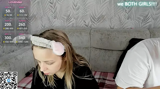 Alice_Halle - Two naked pussy