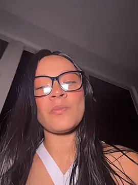 Lola_sweeet18 - Show boobs