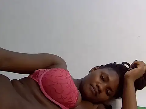 Smallprettygal - show pussy