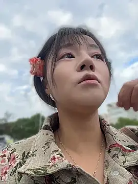 Bingbing6699 - 路边脱内衣性感揉胸