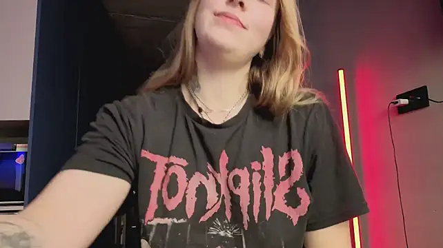 ShowmeYourfetish - trying on diamonds in the butt