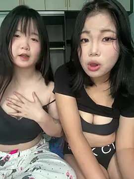 Xinxin1001 - 脱光10分钟 随大哥们指定动作