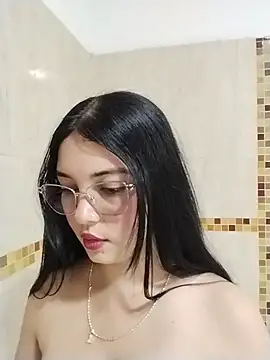 Julianne_valerin
