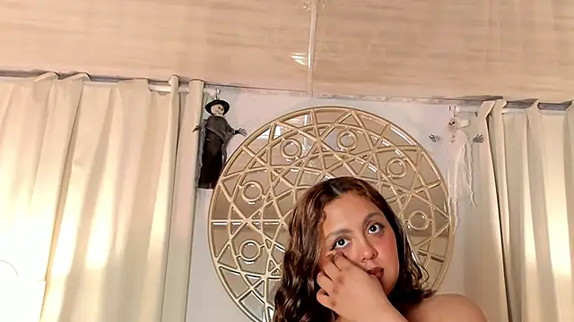 EVANGELIINE_21 - domi control in doggy 💛🔥