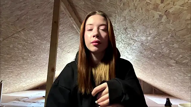 MaurineLesso - Hands under the top and feel my nippies