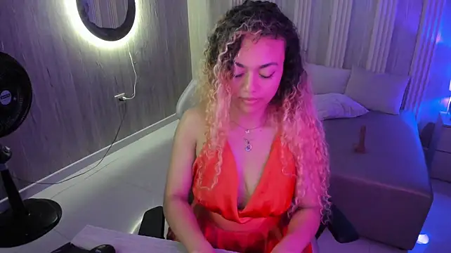 CurlyMamii - Make me wet + cum🥵