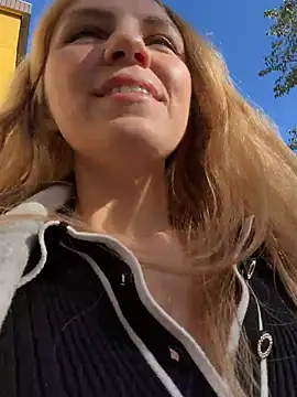 -stray-cat- - topless blowjob