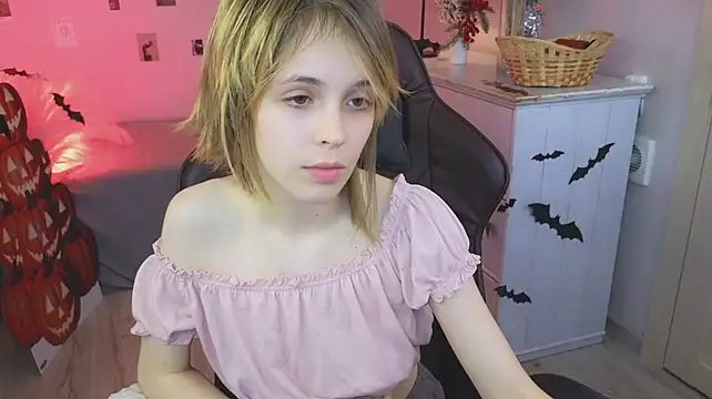 SelenaBless - Sucking a lollipop close