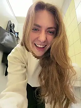 MariiD - 😈PUSSY PLAY WITH OPEN DOOR