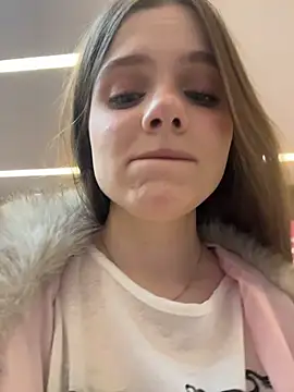 Lunabelle_ - very risky show u my underboobs