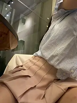 Linh_2004 - Make me cum squirt at the public