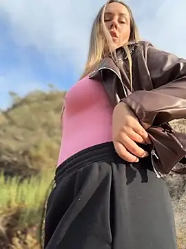 Mona_Plus - 3Fingers pussy💦Squirt outdoor💦LT video
