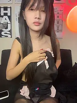 Xiaoxiao1001 - 脱内裤 小狗趴打屁股（ 用手挡着五分钟）