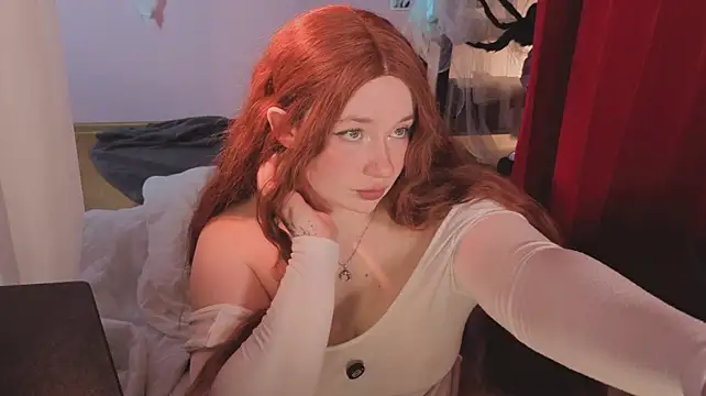 Carolina_elf - tits out before bj