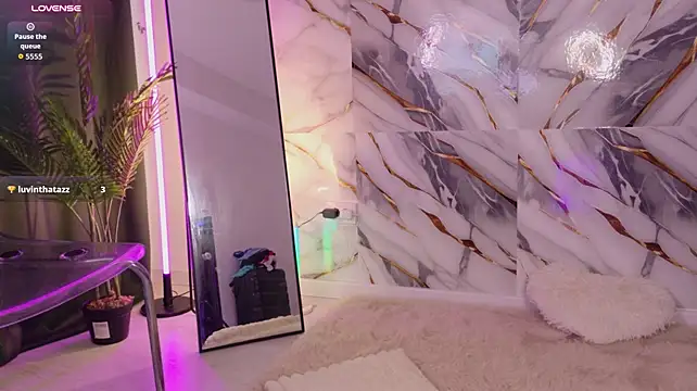 IcyIcyGlow - Dildo pussy