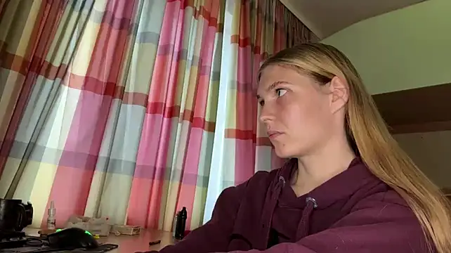 CriseldaStarns - Send Hot video in PM
