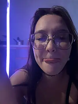 LunaMood - fingers in pussy