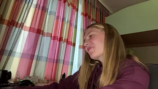 CriseldaStarns - Send Hot video in PM