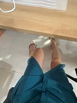 May-Squirt - Make my dress wet in puclic And squirt