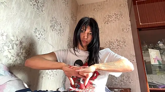 JeanelleHoglund - play with hair