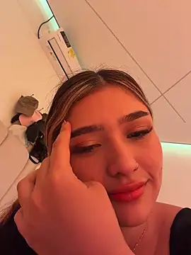 Ariannaa_1 - Slow stretch, topless 🍑💦