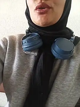 MisyonerNur - Dışarıda göğüslerini aç 😅