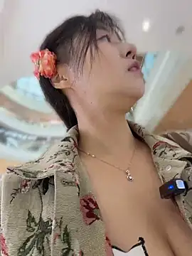 Bingbing6699 - 路边脱内衣性感揉胸