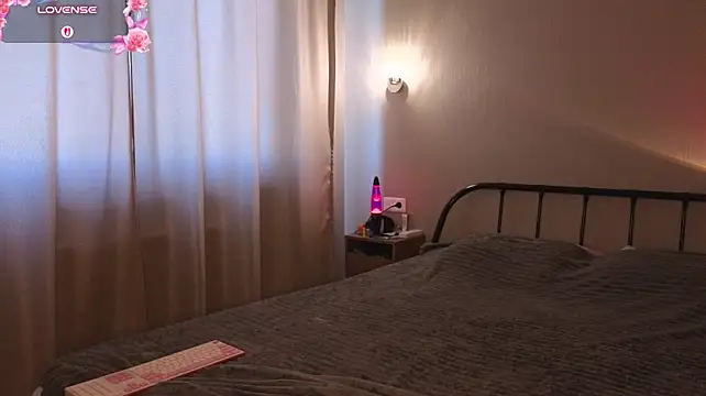 Bornsexyesterday - free boobs