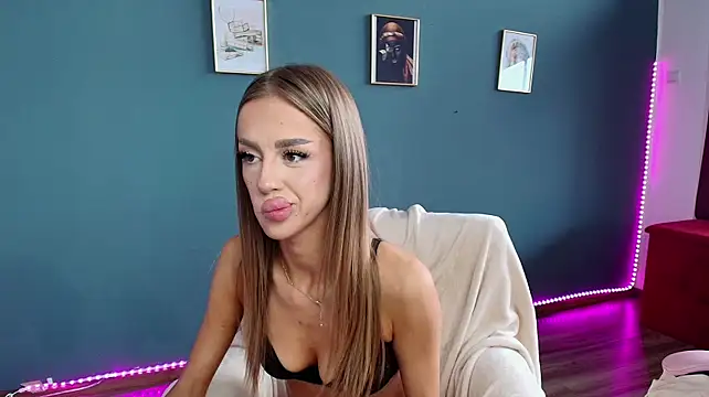 GlowingBlondie - Hot dildo blowjob