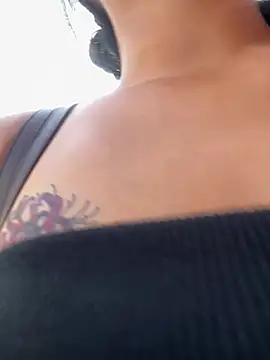 HoneyNana2000 - Let take off my underwear in the mall😛