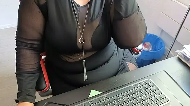 Sofiatwork - FLASH BOOBS + SNAP LT