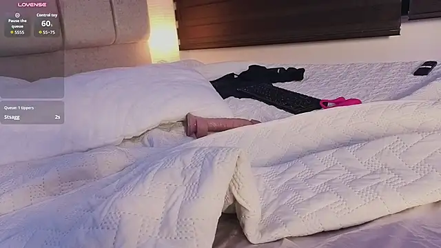 Ericbana__ - 4 finger in ass