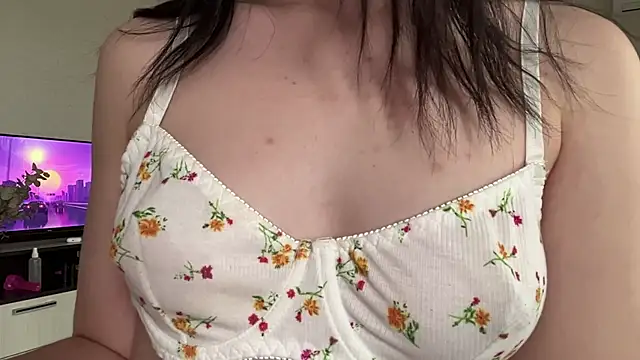 MyraLitterers - flash boobs