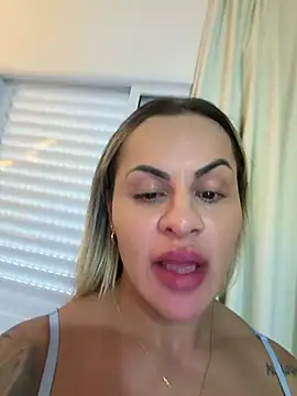 Carolinecbso - Siririca ao vivo 5mins