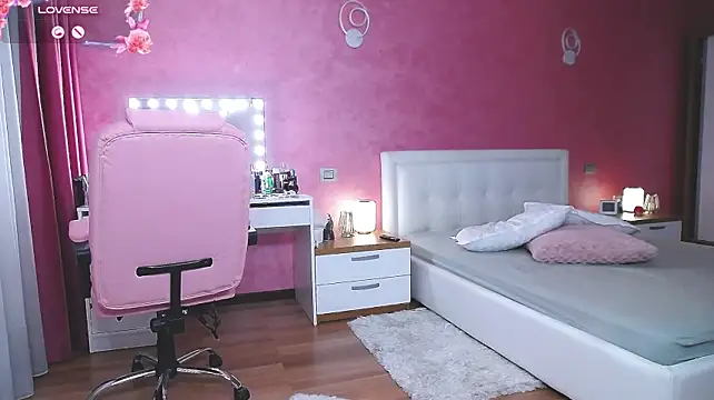 MissKora - epic goal:pay my house(use tipmenu )