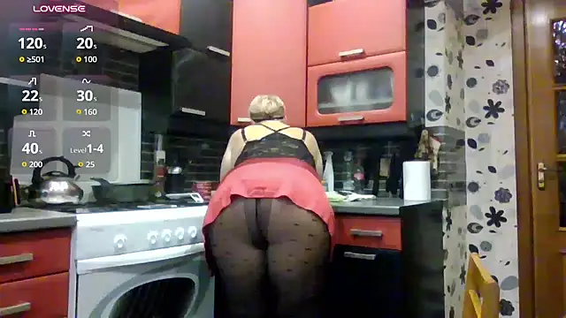 Lisa_Suzie - I'll show you my panties