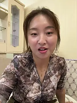 Lianer_520 - 平台首秀，希望哥哥们多多支持莲儿！