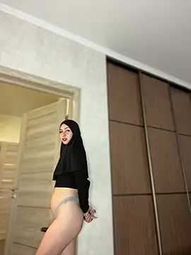 LynaFrost - SHOW MY TITS YOUR FRIEND