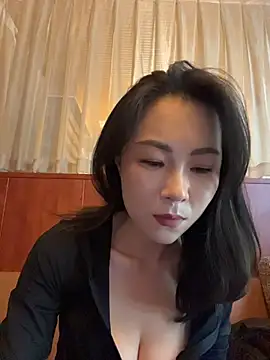 Eva10069 - 公众咖啡厅真空下半身行走人群